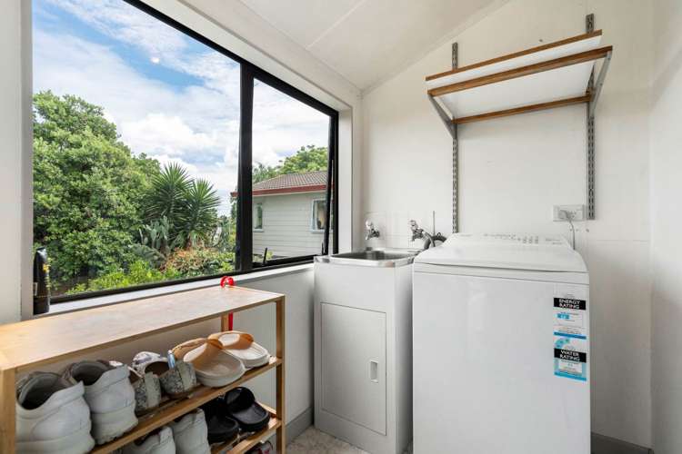 2/106 Bradbury Road Botany Downs_8