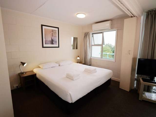 Newmarket 1 bedroom unit - fully furnished