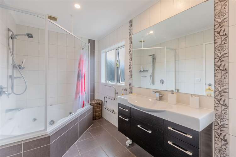 35 Squire Drive Awatoto_10