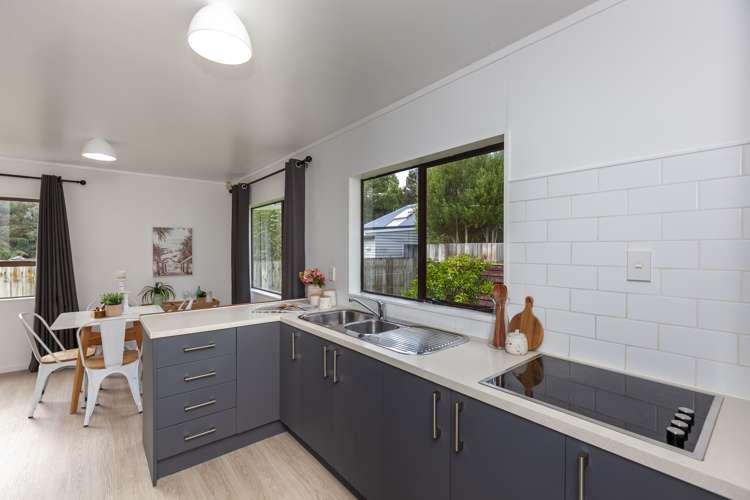 13 Forest Road Raumati South_5