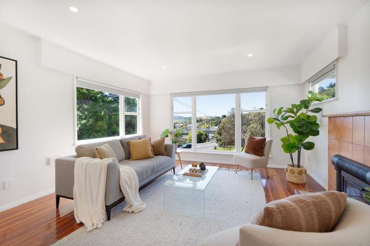 64 Helston Road Paparangi_1