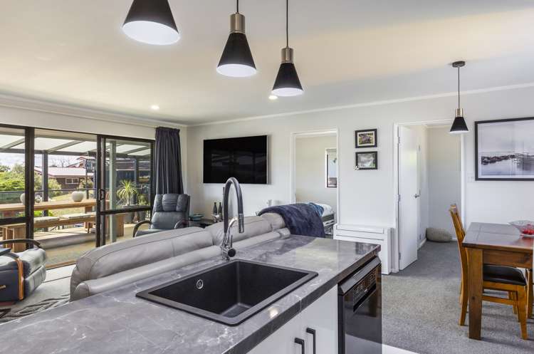 6 Turangitukua Terrace Kuratau_19