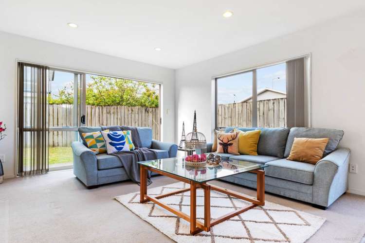 7 Bordeaux Parade Te Atatu South_8