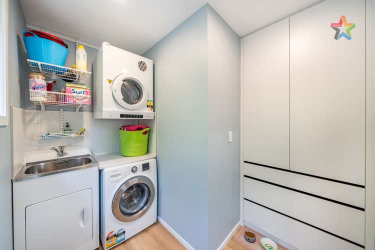 27 Wyndrum Avenue Waterloo_16