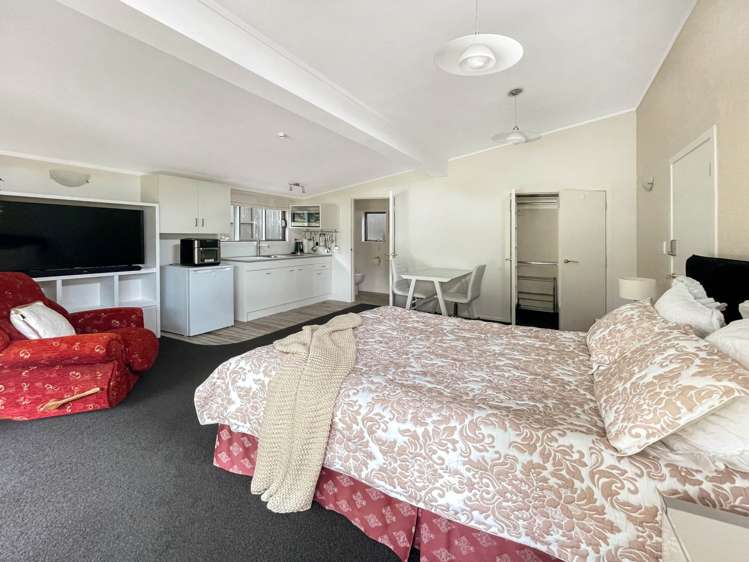 1 Fairholme Avenue Epsom_14