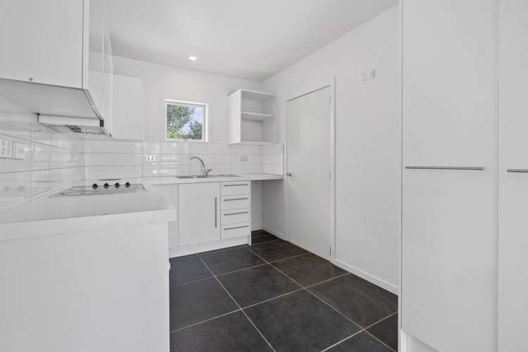 2/630 Hereford Street Linwood_6