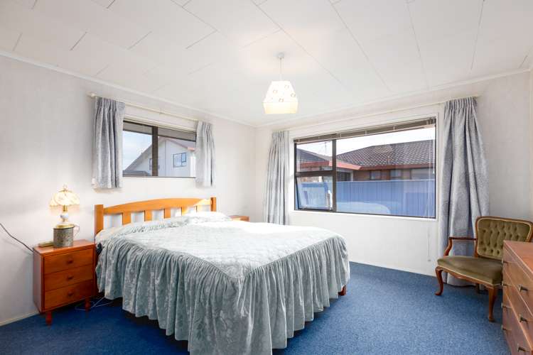 3 Stead Crescent Stoke_8