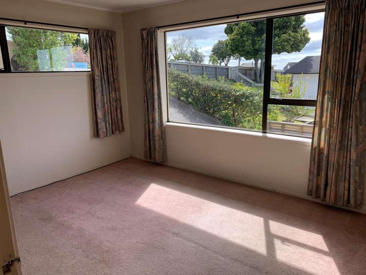 1/39 Sunset Road Totara Vale_9