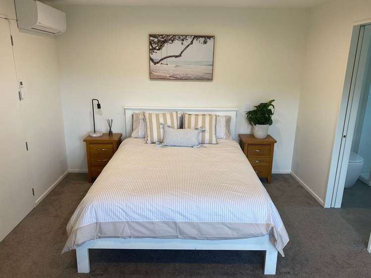 65A Moncks Spur Road_0