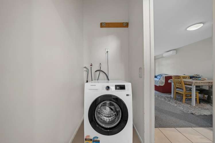 57/2 Armoy Drive East Tamaki_13