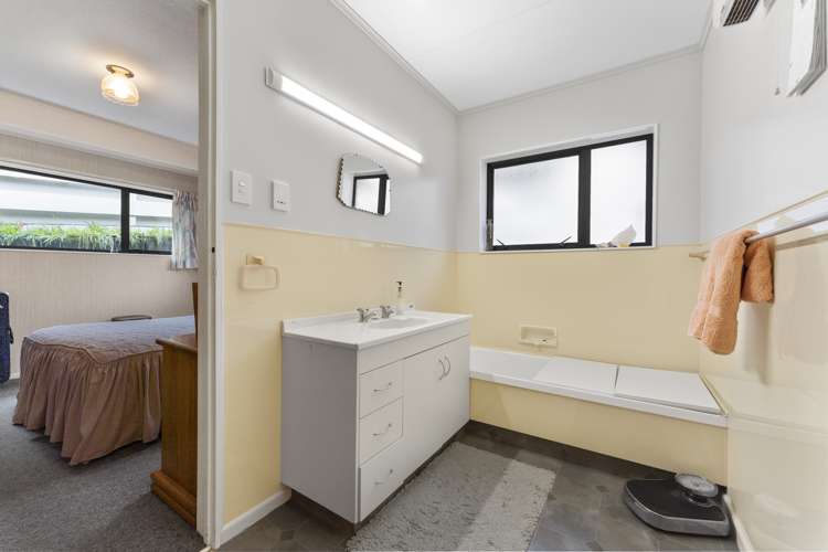 478 Devon Street East Strandon_12