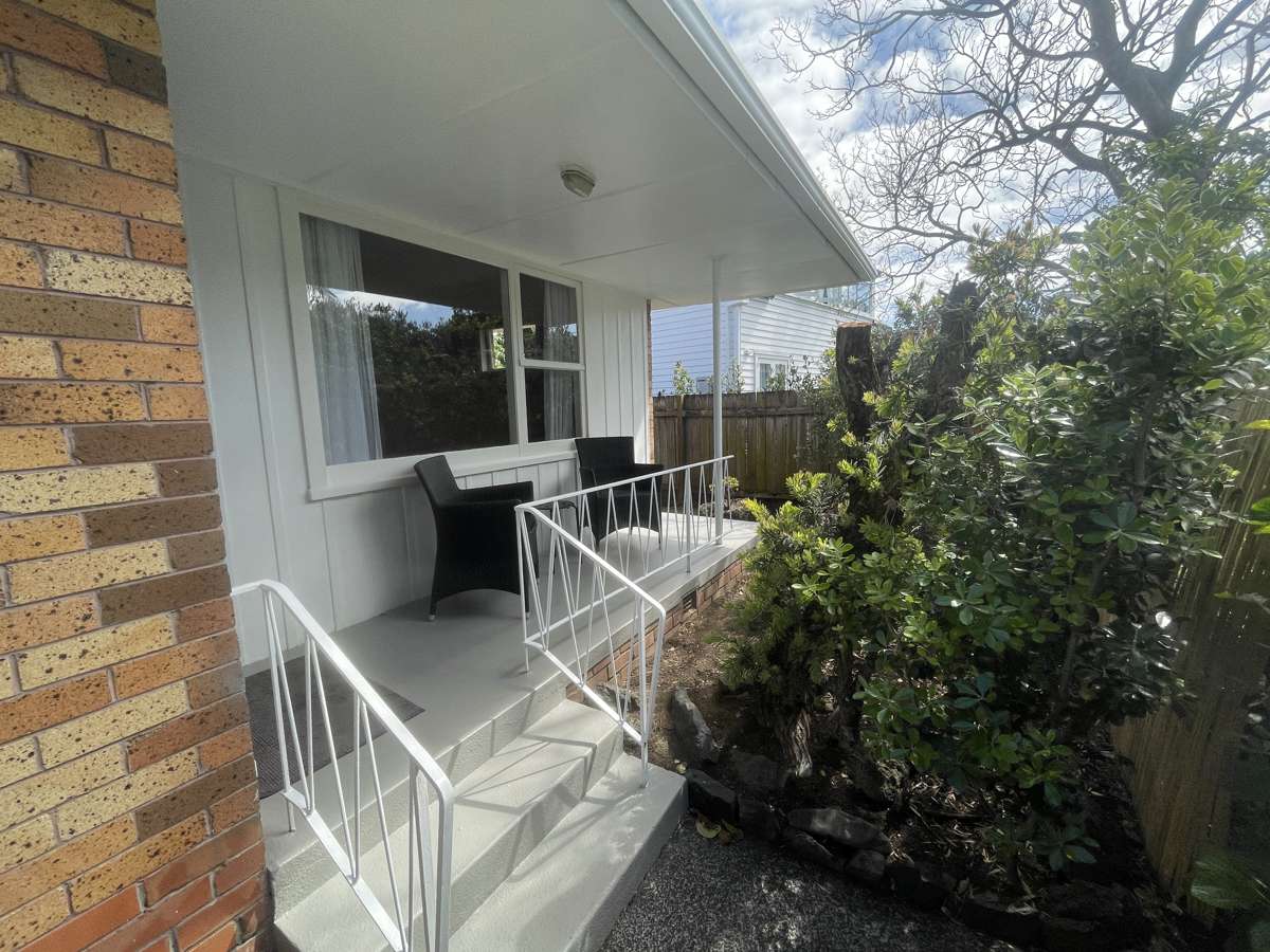 Walk to Ellerslie in 1 minute! 3