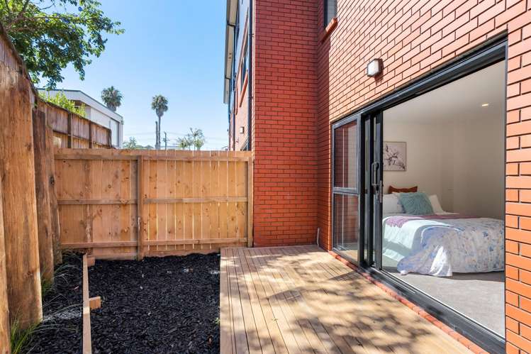 8/26 Morton Avenue Forrest Hill_11