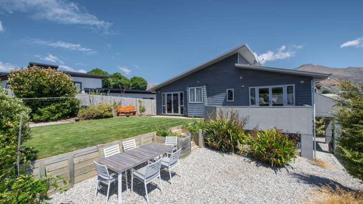 99 Kings Drive Wanaka_1