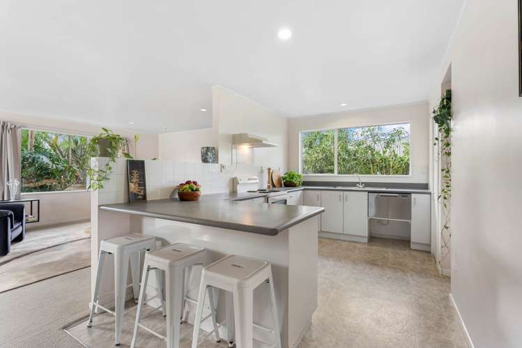 5A Stokes Avenue Te Atatu Peninsula_5