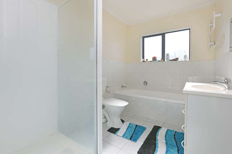 26 Robert Ross Place Clendon Park_9