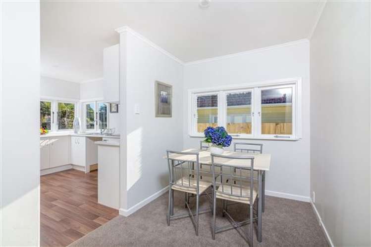 33 Titirangi Road New Lynn_14