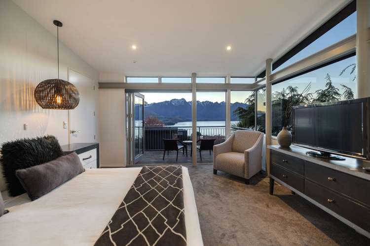 6 Whitbourn Place Queenstown_16