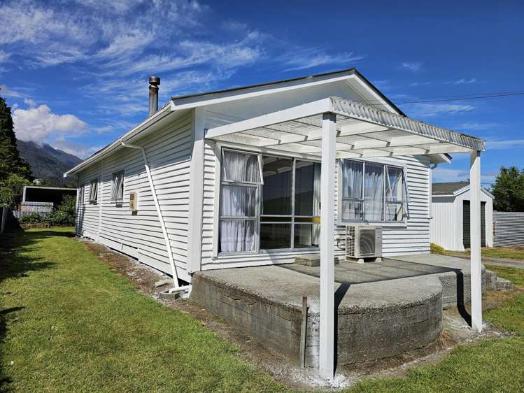 15 Main Road Whataroa_2