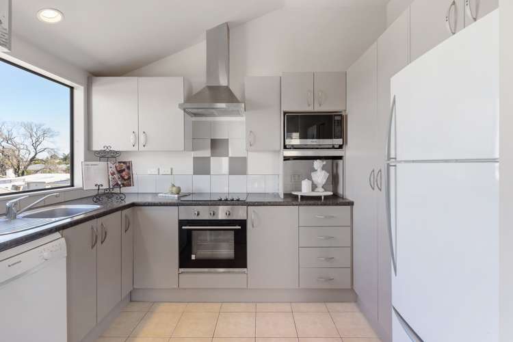 2b Hall Avenue Mangere_4