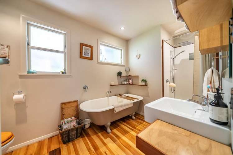 121 Wainuiomata Road Wainuiomata_17