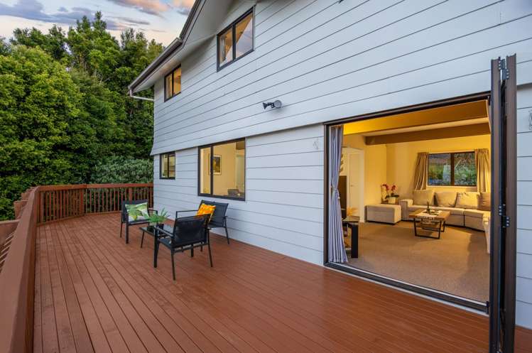 2/70 Ayton Drive Totara Vale_21