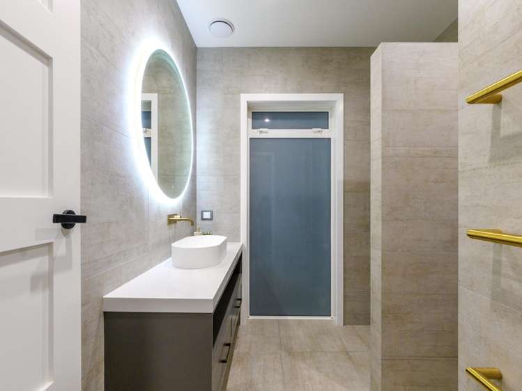 138 Grace Road Avenues_23