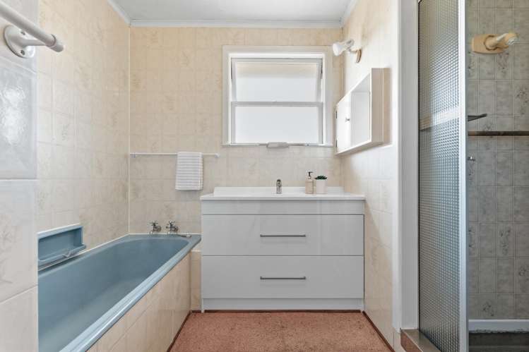 24 Levers Road Matua_14