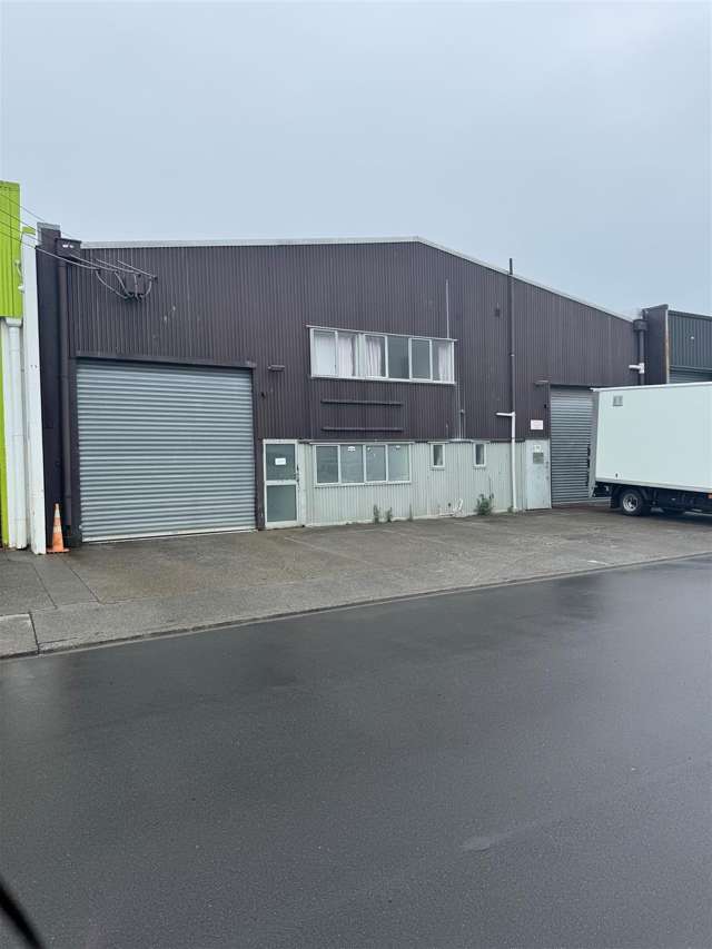 Petone Warehouse at a Good Rate