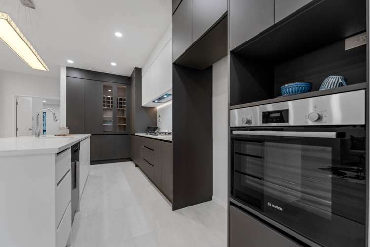 61 Bushfield Drive Flat Bush_12