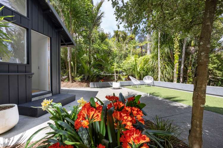 15 Valley View Road Titirangi_17