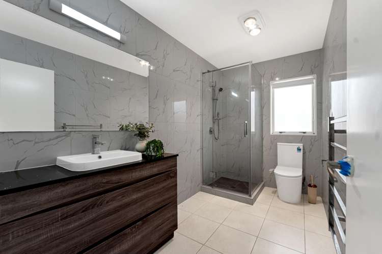 20 Bridgefield Crescent Flat Bush_6