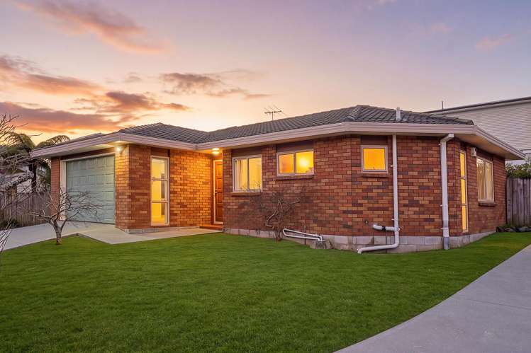 17A Tirimoana Road Te Atatu South_19