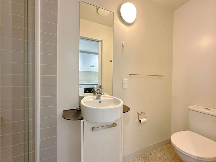 705/10 Waterloo Quadrant Auckland Central_5