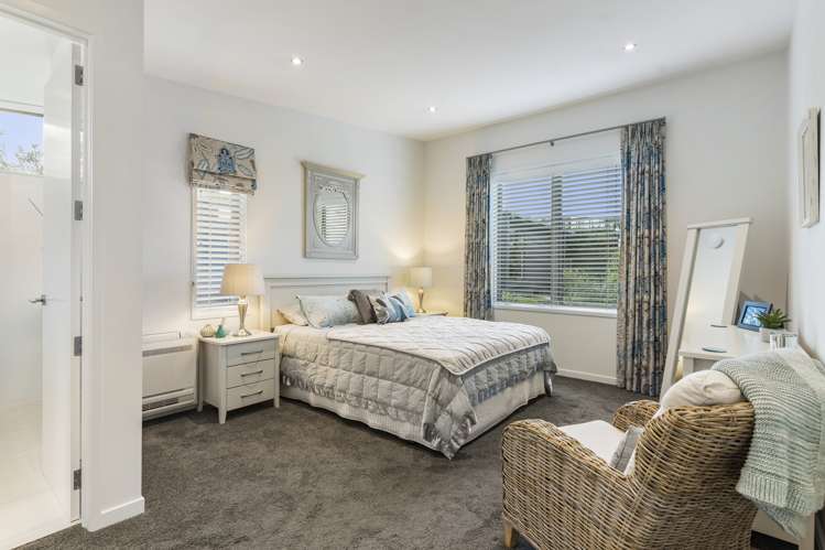 4a Beach Road Castor Bay_13