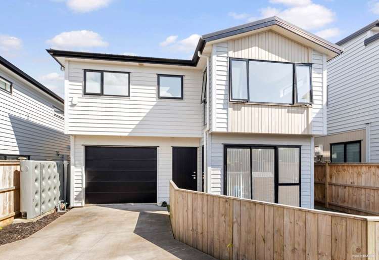 2/39 Lyndhurst Road Te Atatu South_0
