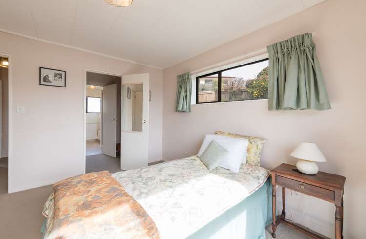 33 Washbourn Drive Richmond_21