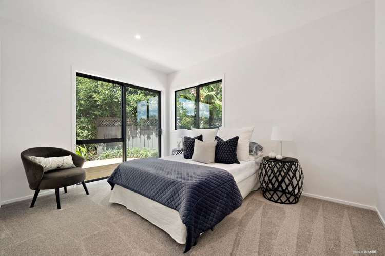 2/56 Woodlands Crescent Browns Bay_13