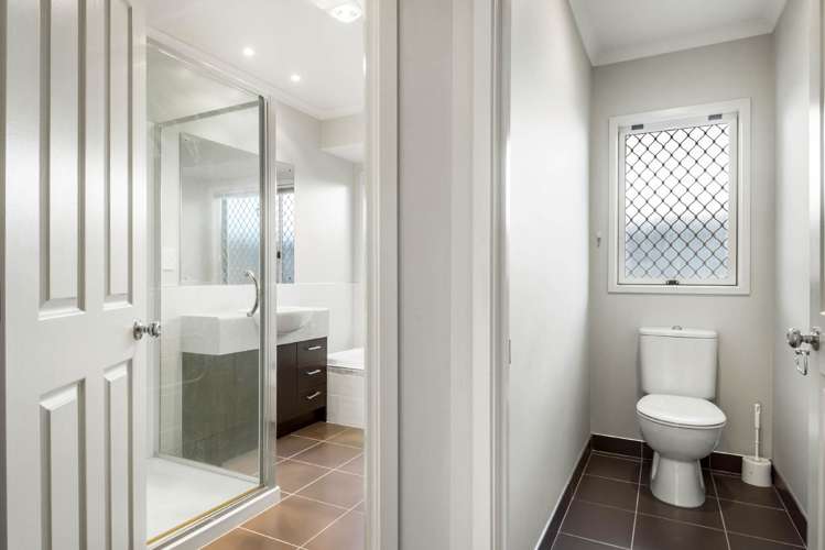 6 Banshire Close Flat Bush_18