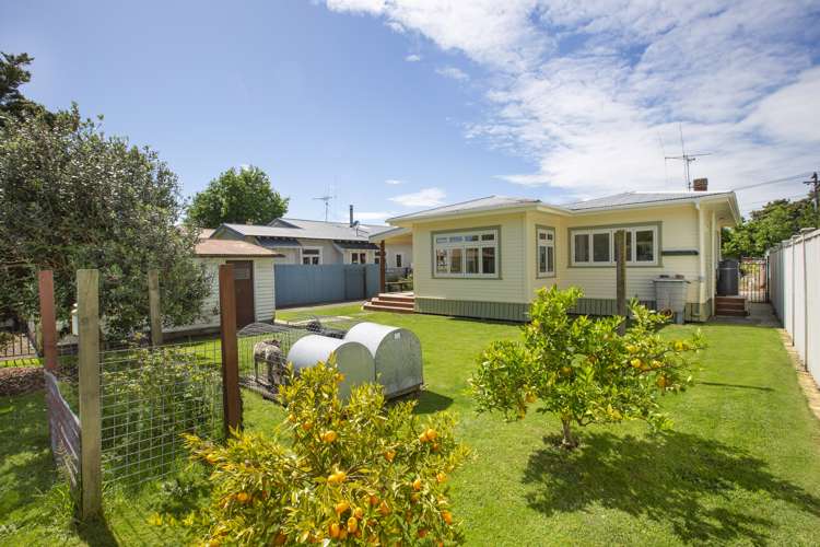 37 Naylor Street Hamilton East_26