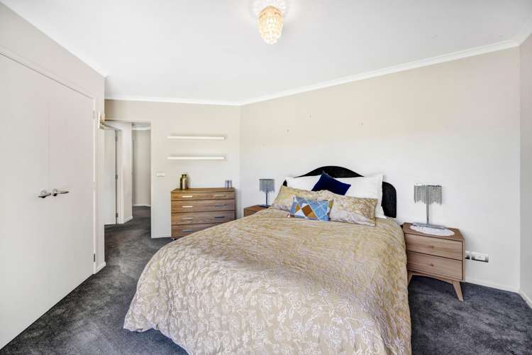 1 Elizabeth Grove Stratford_22