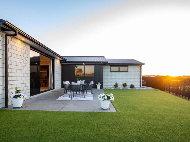 12 Rose Berry Crescent_3