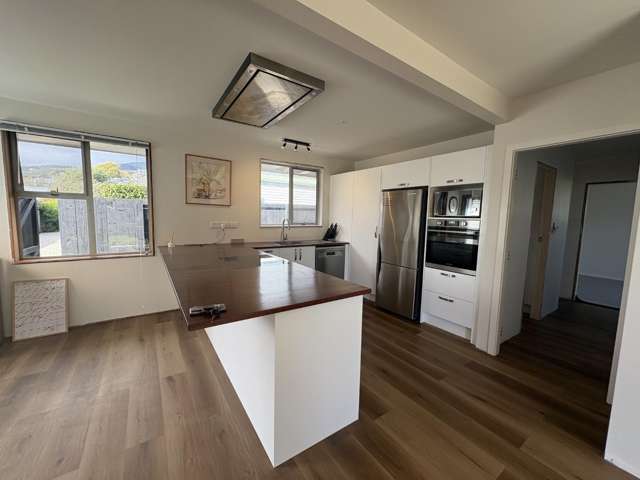 2/4A Arapiki Road 10816_1