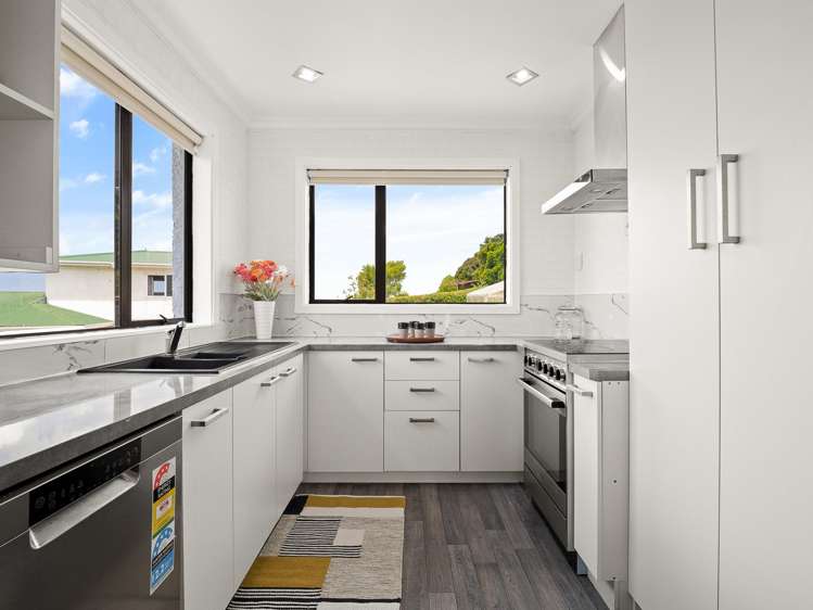 28 Stephen Street Halfway Bush_6