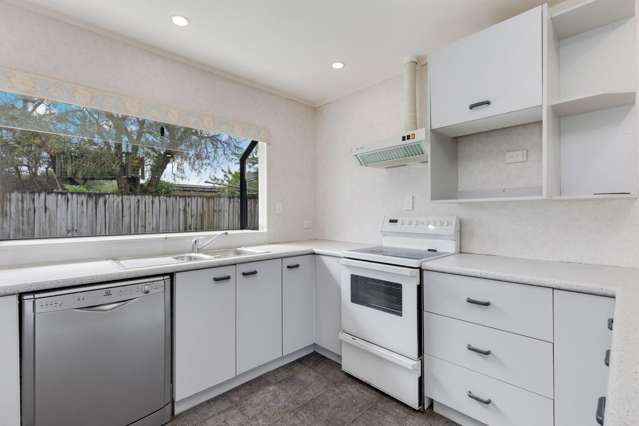 2/49 Shirley Avenue Papakura_3