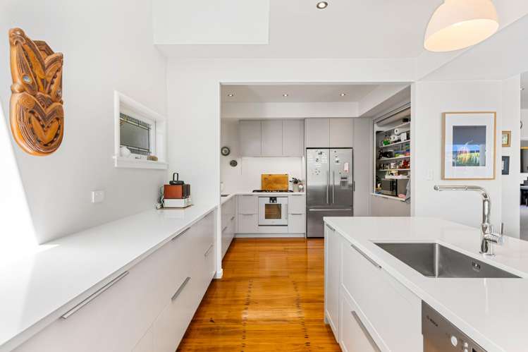 163 Long Drive St Heliers_9