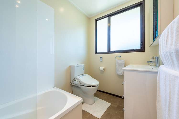 20 Cathie Place Karori_12