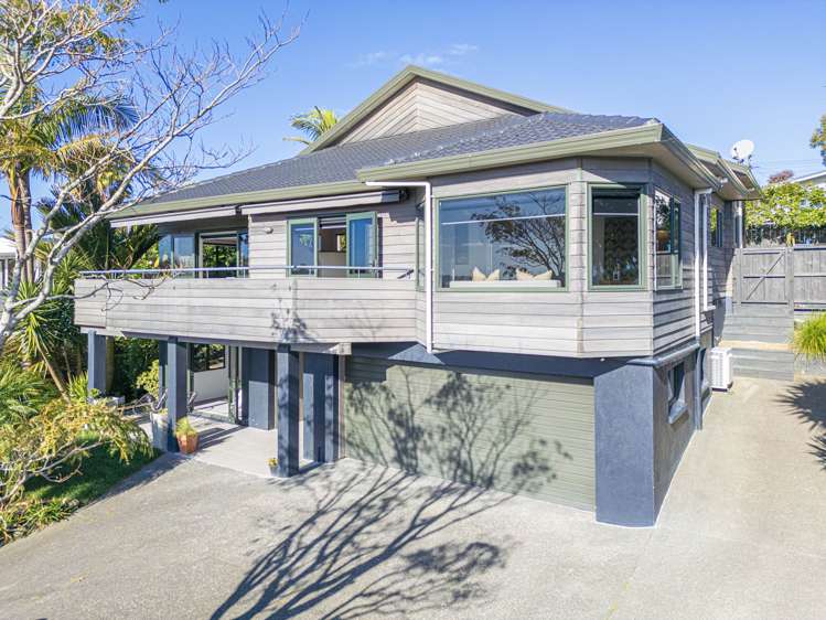 10 Goldfinch Rise | Unsworth Heights | North Shore City | Houses for