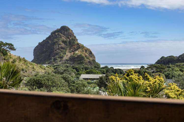 51 Seaview Road Piha_14