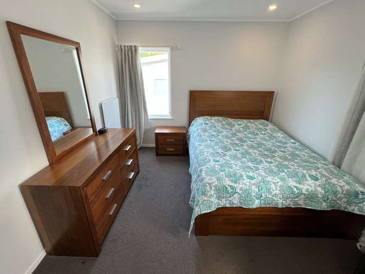 62 Vandeleur Avenue Birkdale_5